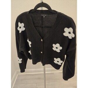 Love Tree Women's L Cropped Daisy Floral Cardigan, Black White Knit Sweater
